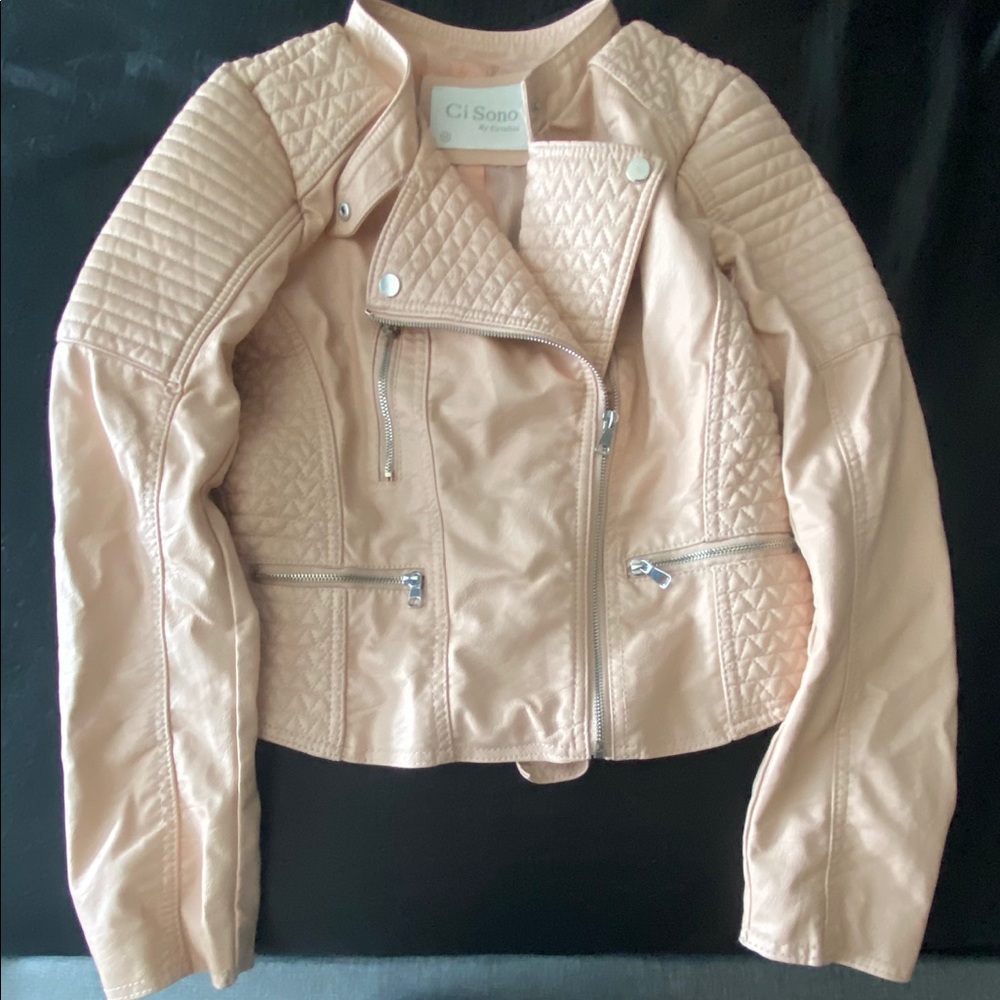Light pink leather jacket $20😱